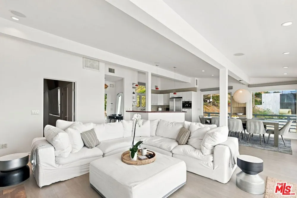 24742 Malibu Road Malibu, CA 90265