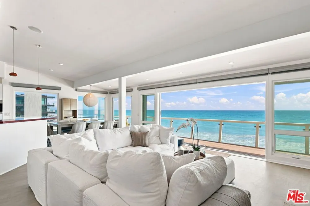 24742 Malibu Road Malibu, CA 90265