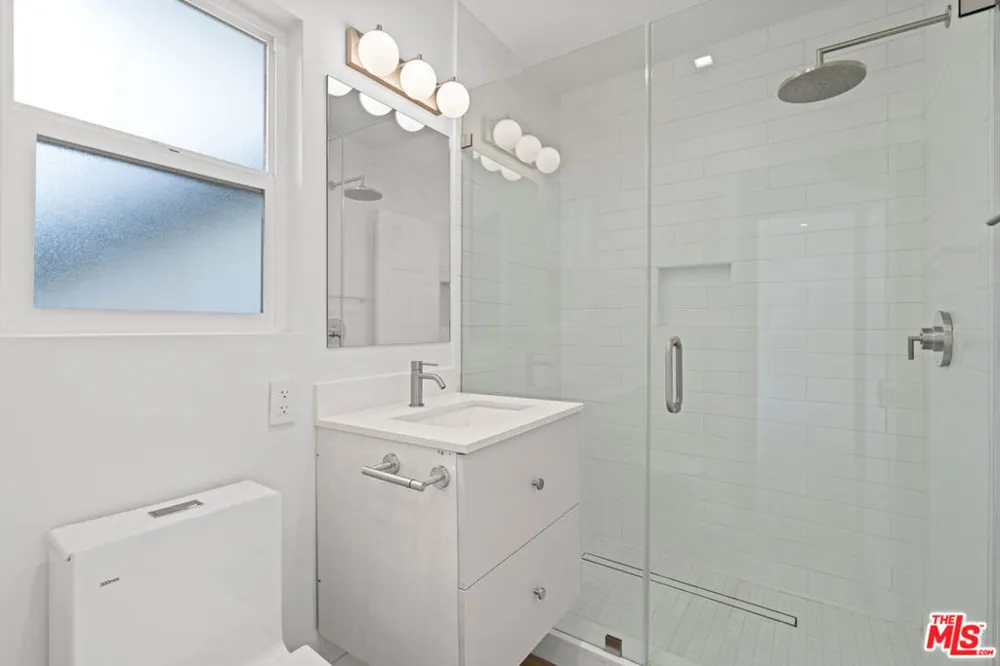 420 S Sepulveda Boulevard #3 Los Angeles, CA 90049