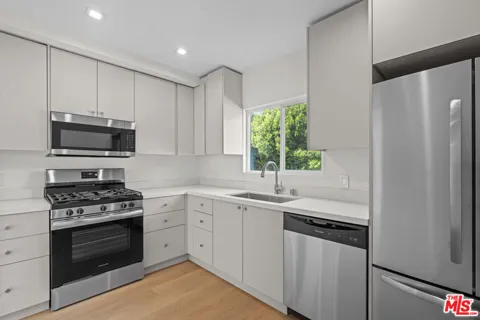 420 S Sepulveda Boulevard #3