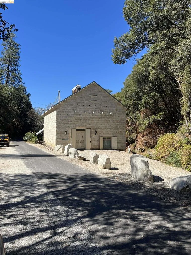 1440 Utica Powerhouse Rd Murphys, CA 95247