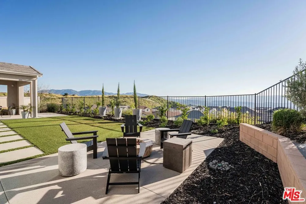 28609 Windbreak Terrace Santa Clarita, CA 91350