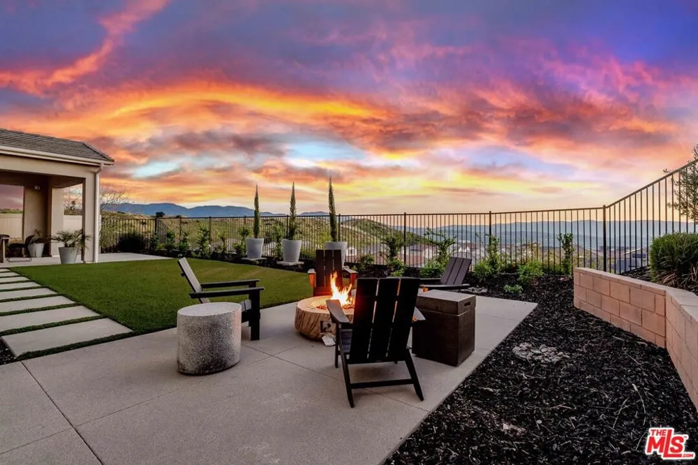 28609 Windbreak Terrace Santa Clarita, CA 91350