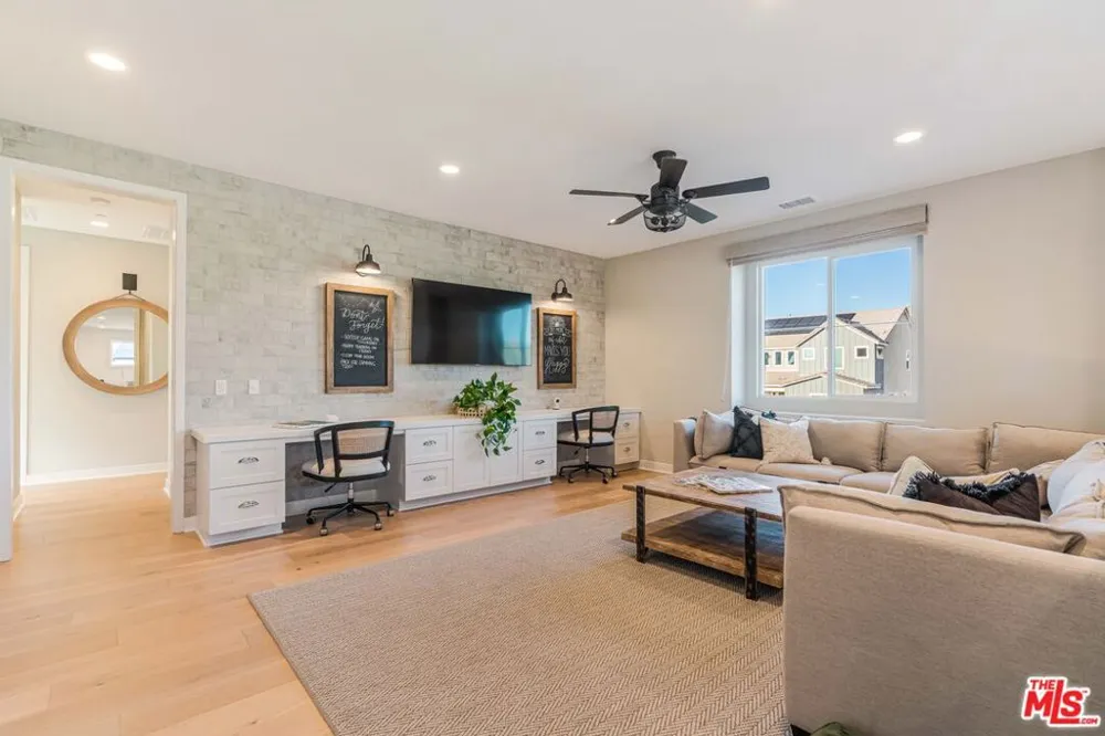 28609 Windbreak Terrace Santa Clarita, CA 91350