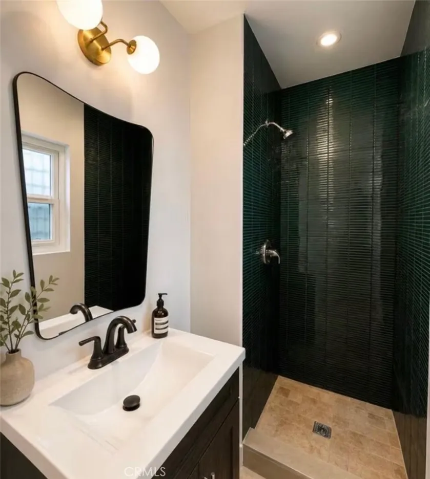 1124 Kewen San Fernando, CA 91340