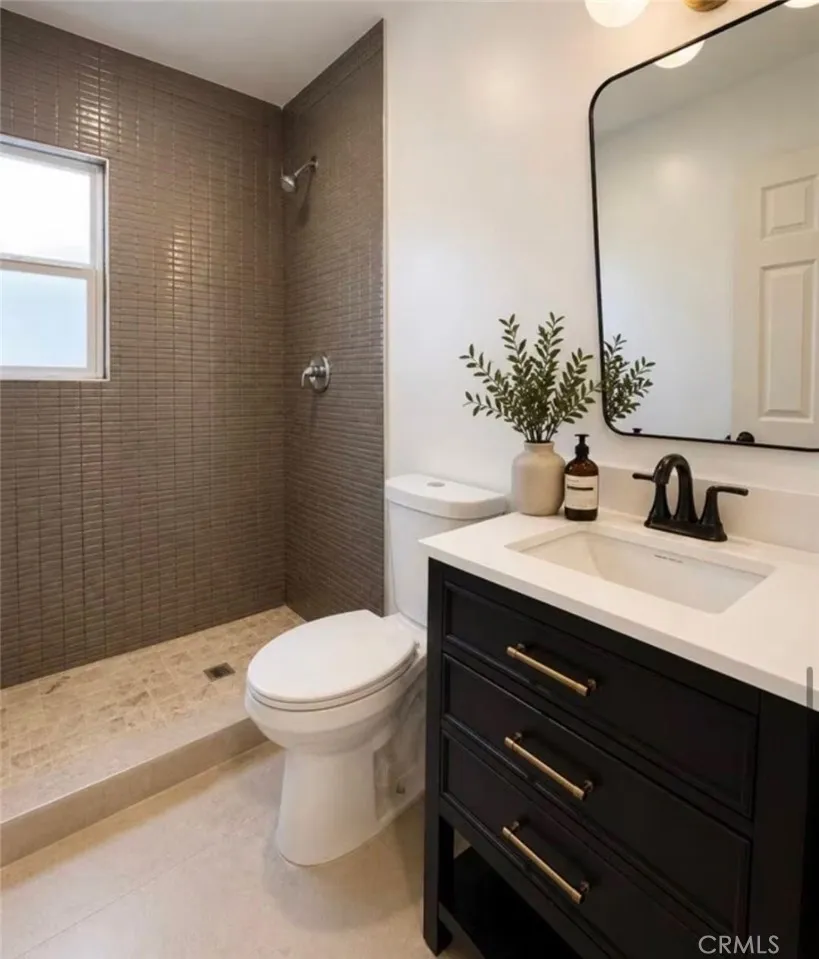 1124 Kewen San Fernando, CA 91340