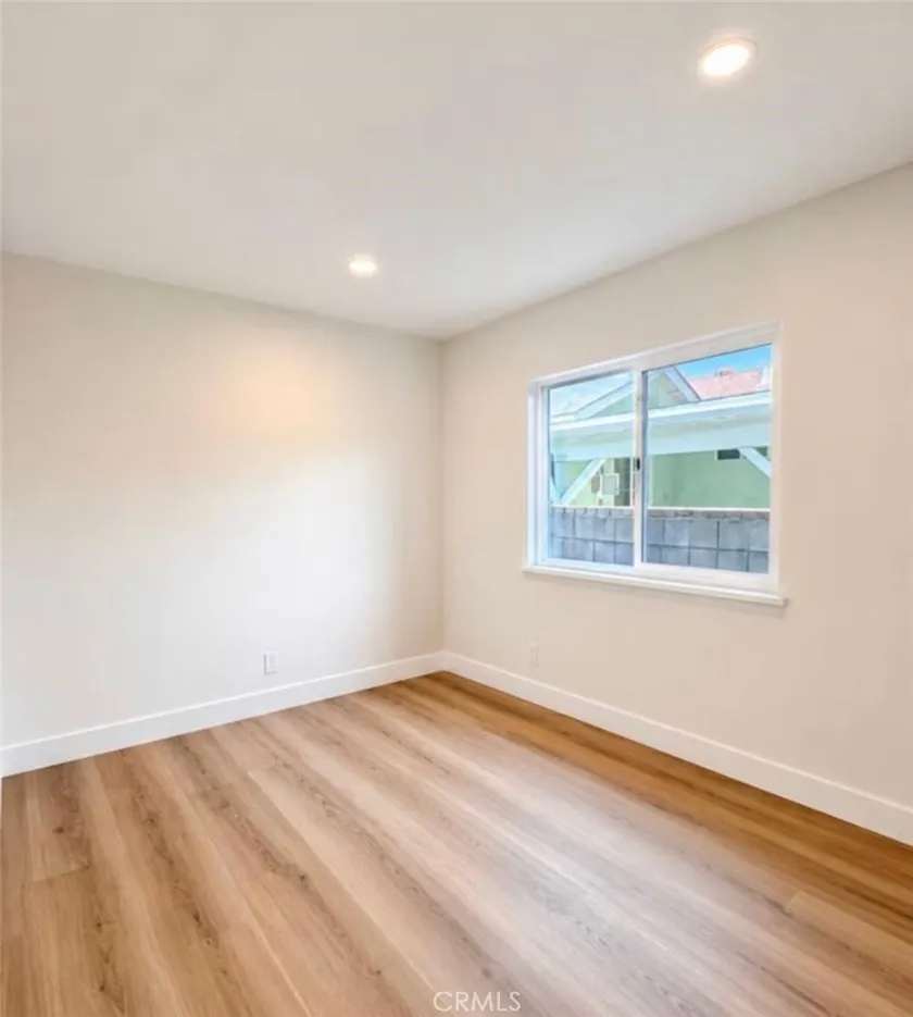 1124 Kewen San Fernando, CA 91340