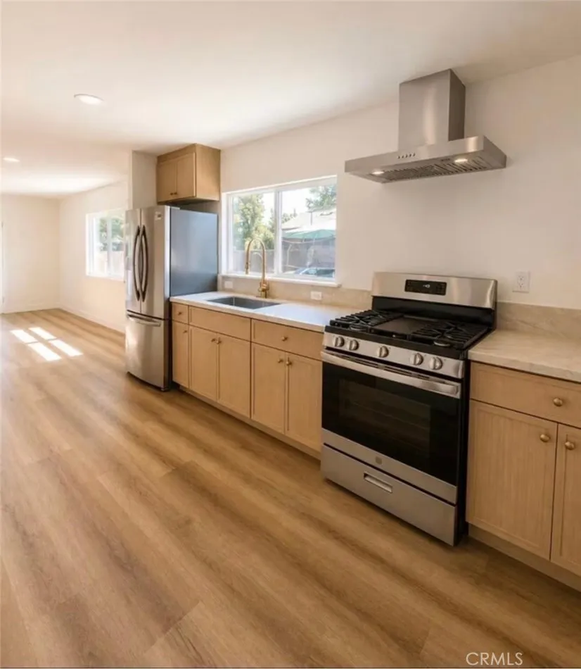 1124 Kewen San Fernando, CA 91340