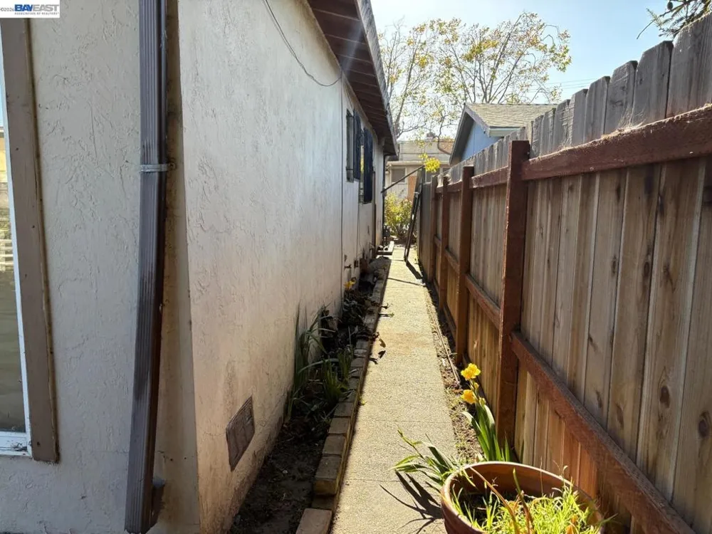 316 S 28th st Richmond, CA 94804