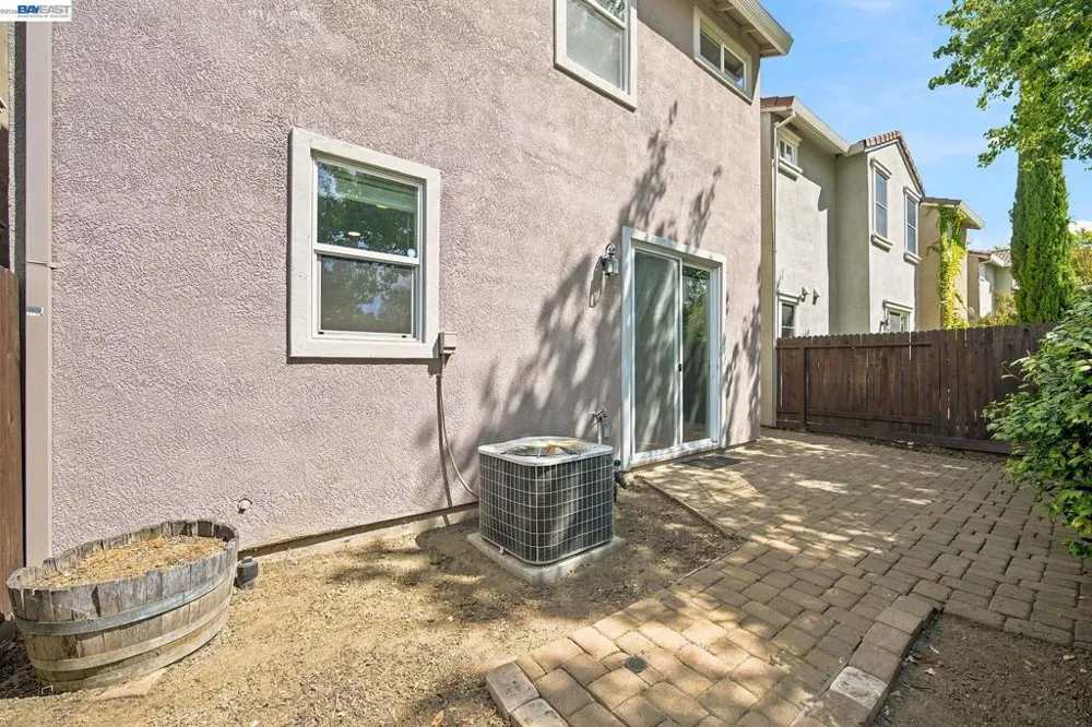 2401 Coffeeberry Road West Sacramento, CA 95691