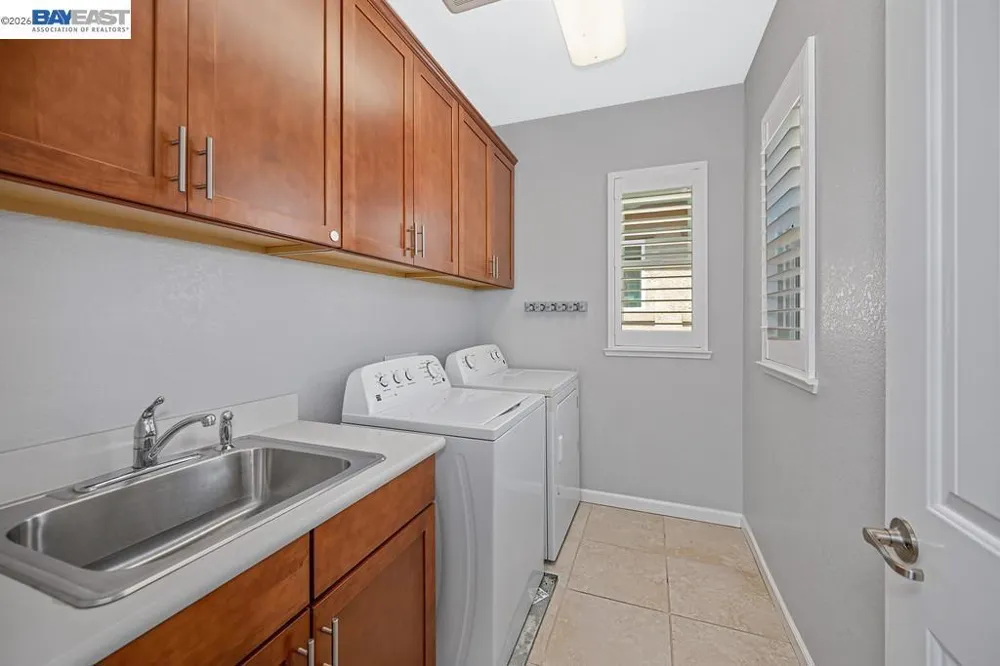724 Topiary Ln Mountain House, CA 95391