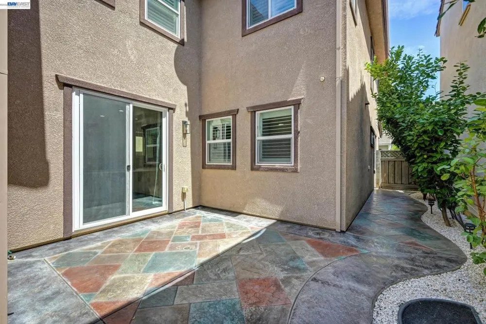 724 Topiary Ln Mountain House, CA 95391