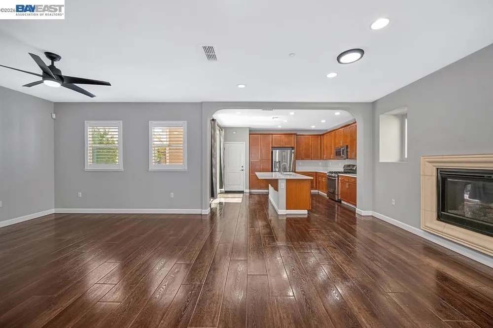 724 Topiary Ln Mountain House, CA 95391