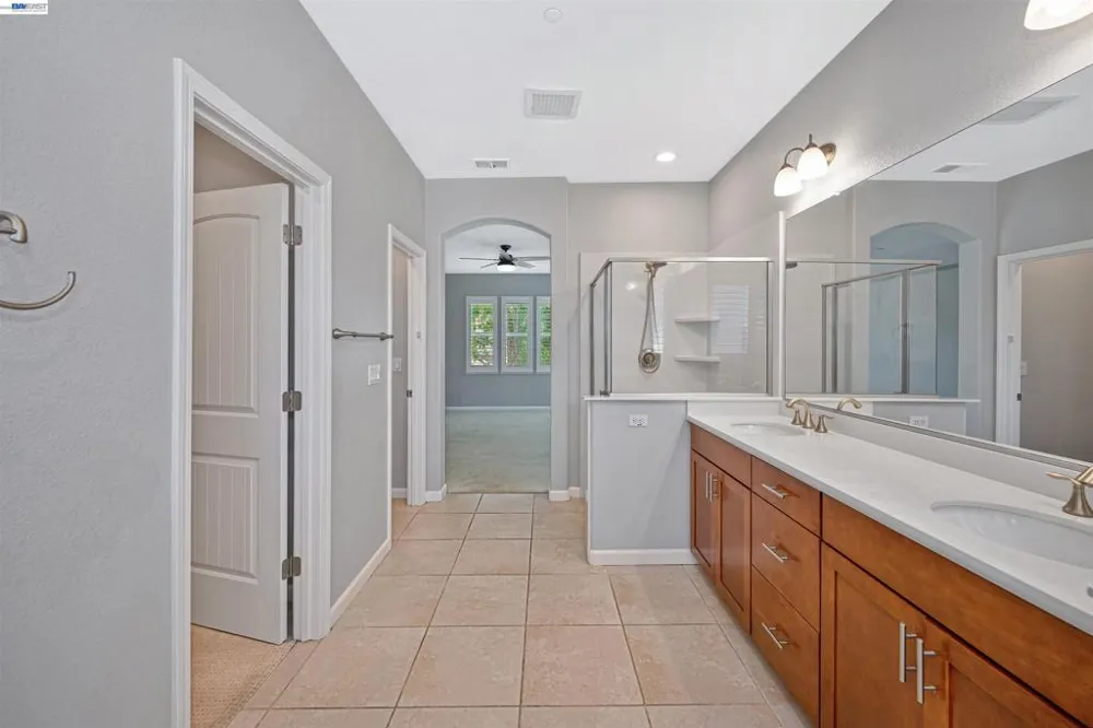 724 Topiary Ln Mountain House, CA 95391