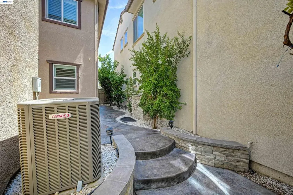 724 Topiary Ln Mountain House, CA 95391