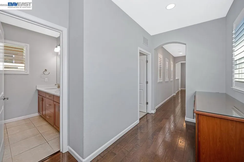724 Topiary Ln Mountain House, CA 95391