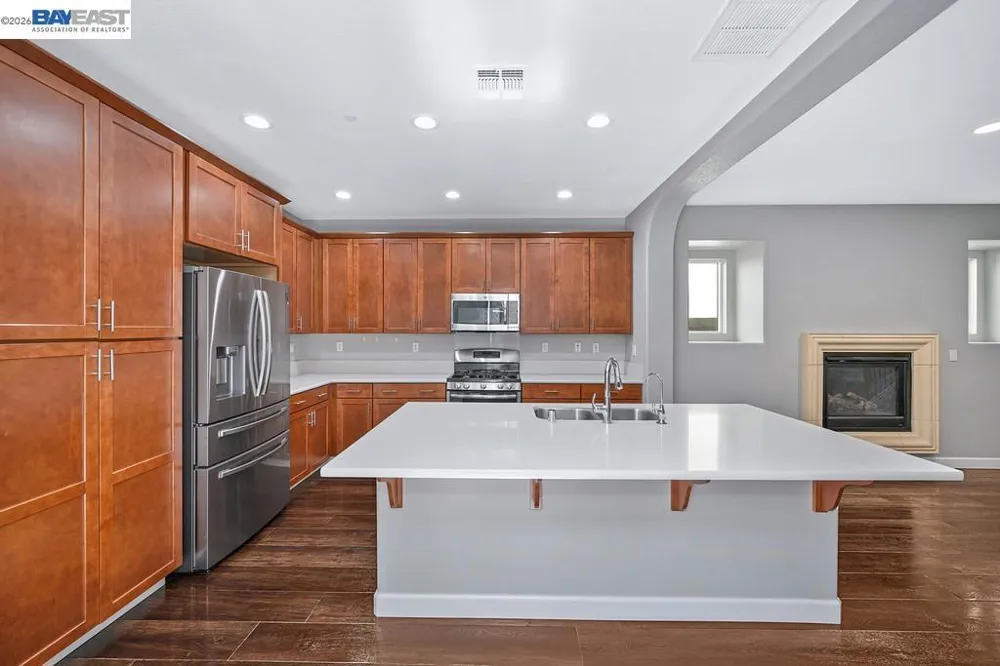 724 Topiary Ln Mountain House, CA 95391