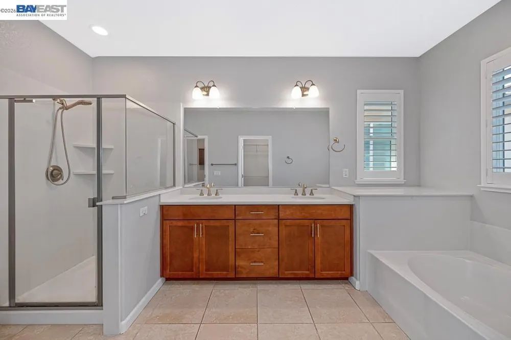 724 Topiary Ln Mountain House, CA 95391