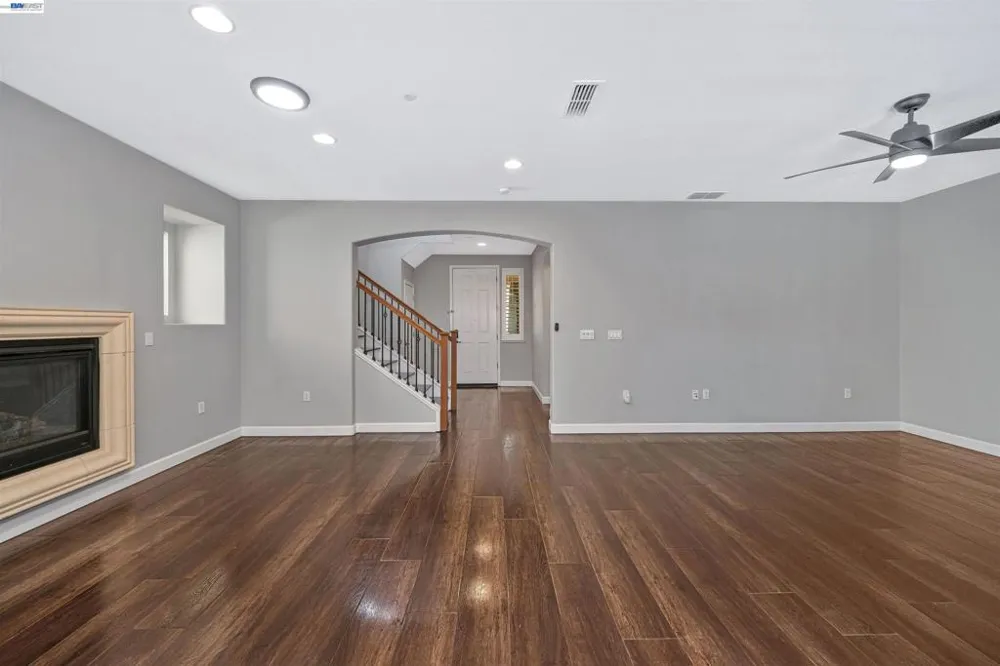 724 Topiary Ln Mountain House, CA 95391