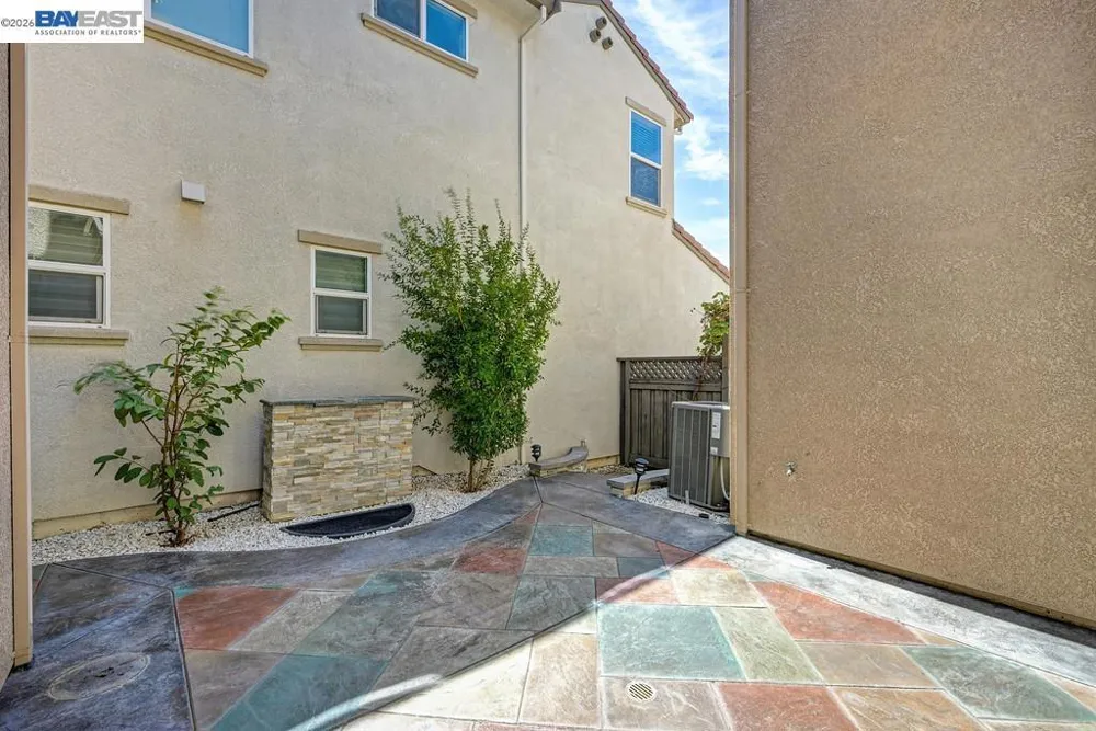 724 Topiary Ln Mountain House, CA 95391