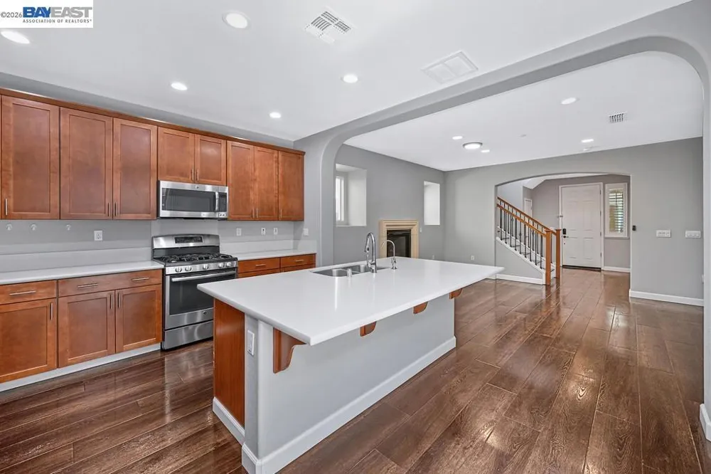 724 Topiary Ln Mountain House, CA 95391