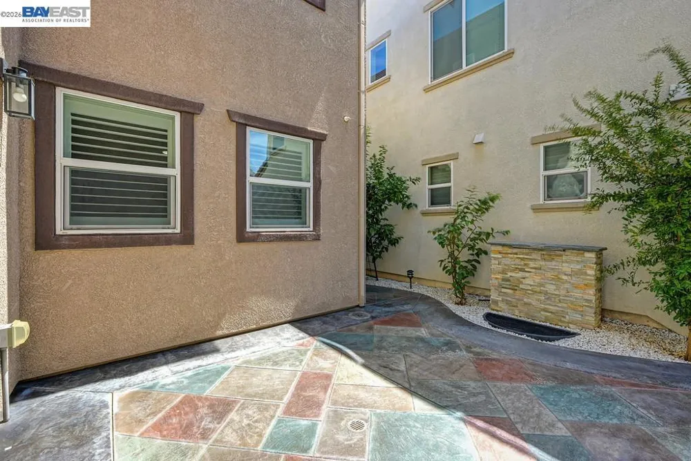 724 Topiary Ln Mountain House, CA 95391