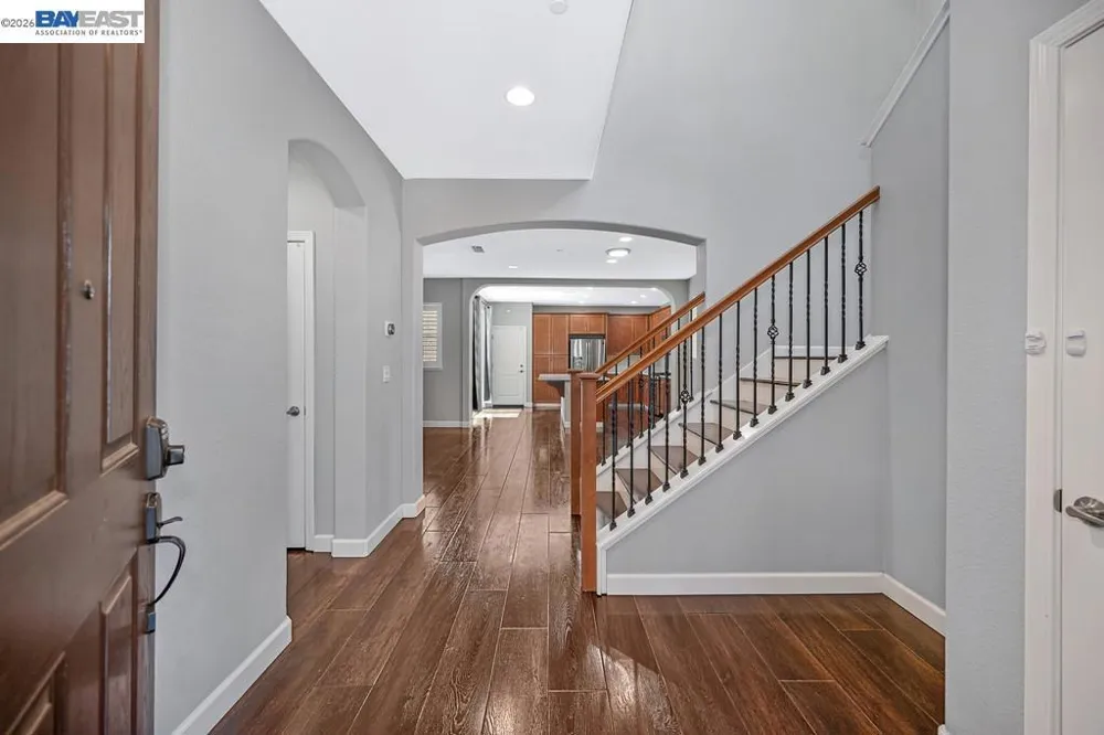 724 Topiary Ln Mountain House, CA 95391