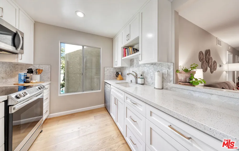 8207 Summertime Lane Culver City, CA 90230