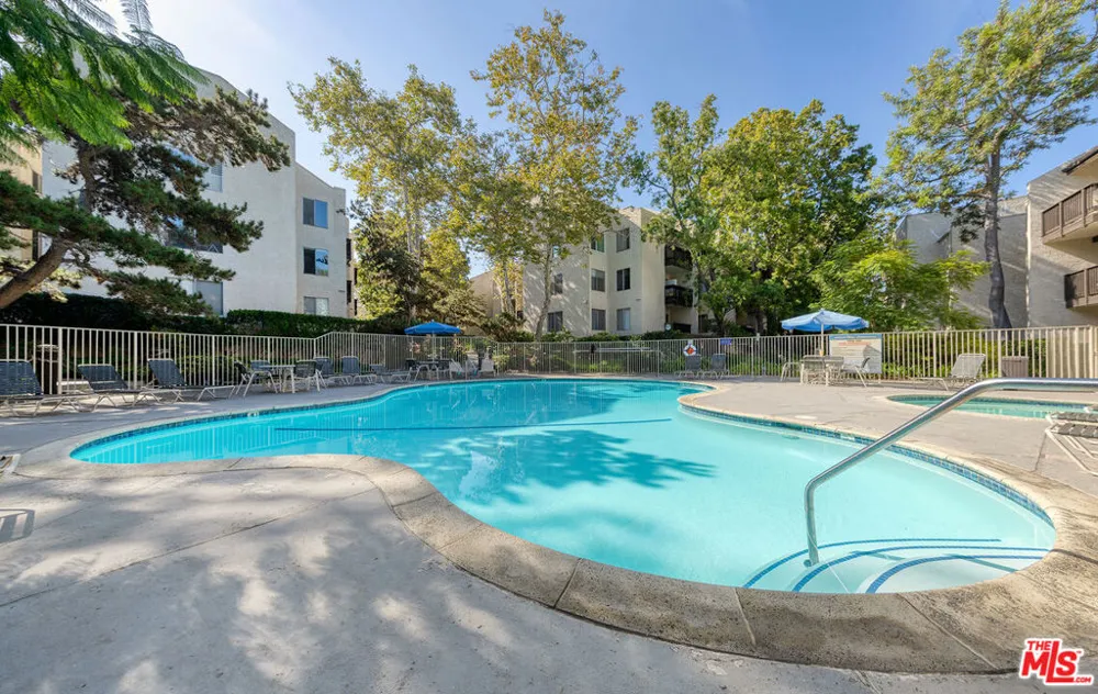 8207 Summertime Lane Culver City, CA 90230