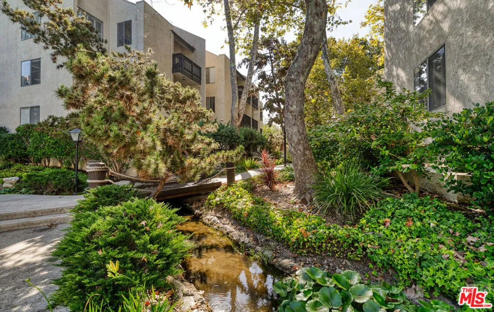8207 Summertime Lane Culver City, CA 90230