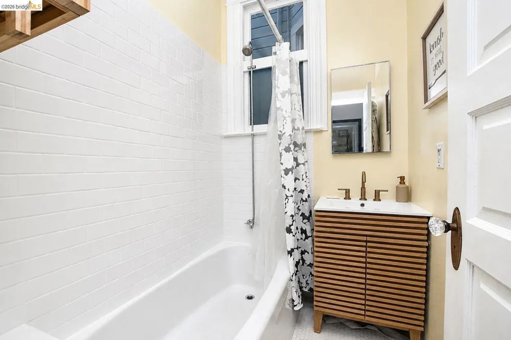 856 York Street San Francisco, CA 94110