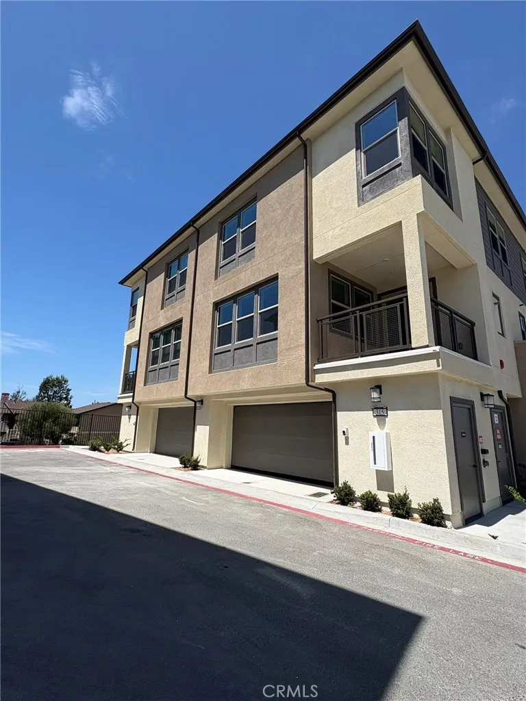 315 Honeysuckle Way Oceanside, CA 92057
