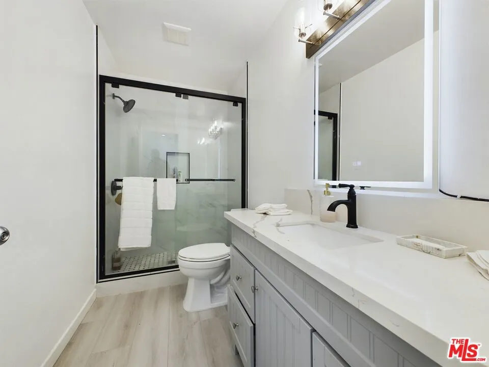 4551 Kester Avenue #1 Sherman Oaks, CA 91403