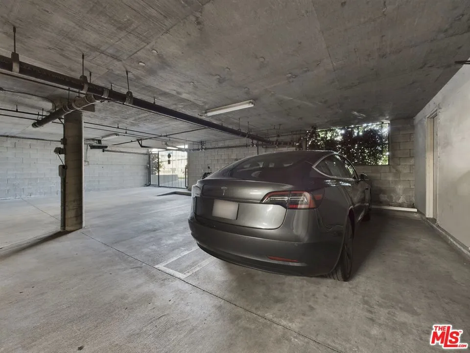4551 Kester Avenue #1 Sherman Oaks, CA 91403