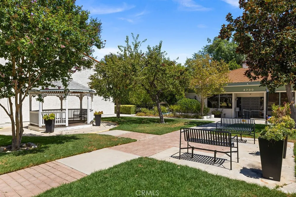 4716 Park Granada #198 Calabasas, CA 91302