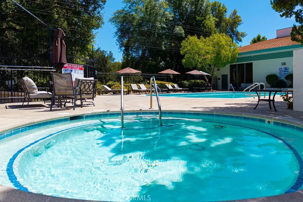 4716 Park Granada #198 Calabasas, CA 91302
