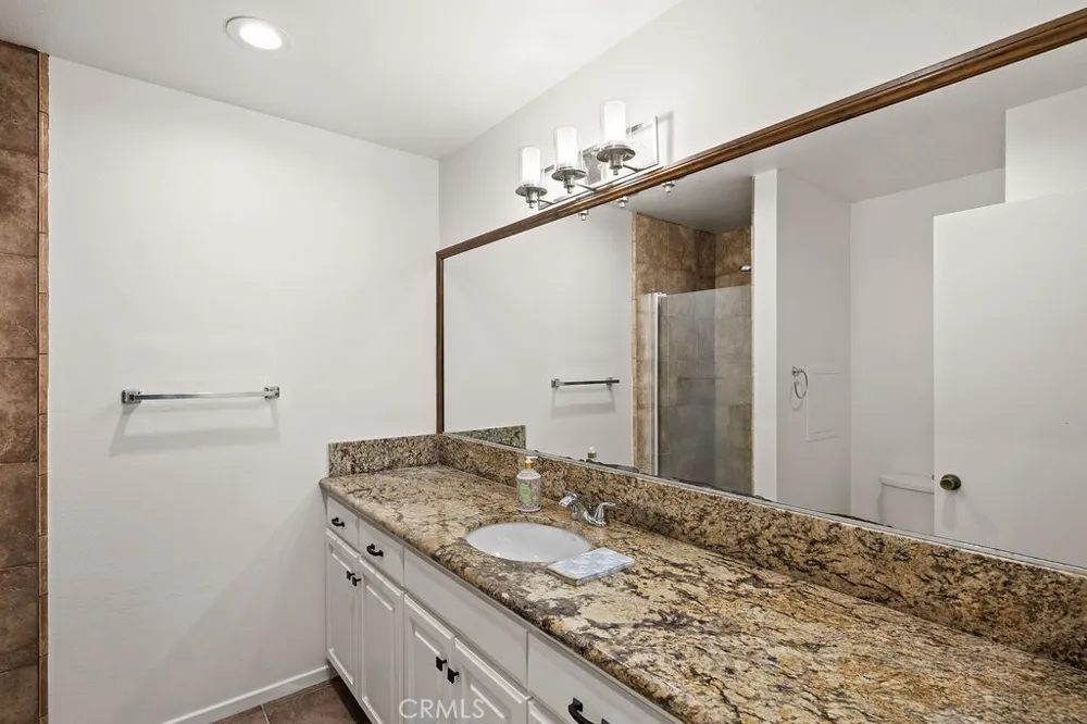 4716 Park Granada #198 Calabasas, CA 91302