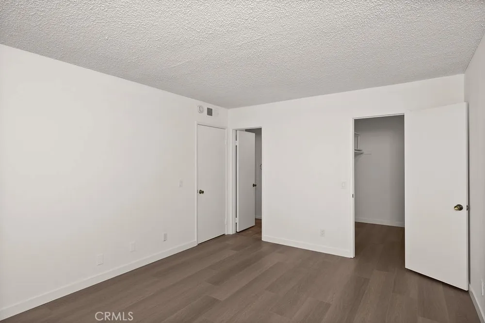 4716 Park Granada #198 Calabasas, CA 91302
