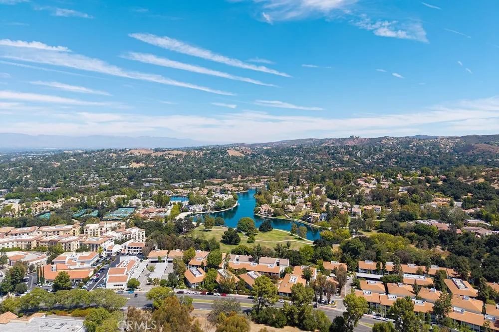 4716 Park Granada #198 Calabasas, CA 91302