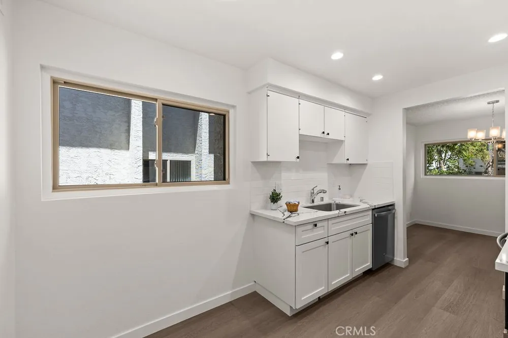 4716 Park Granada #198 Calabasas, CA 91302