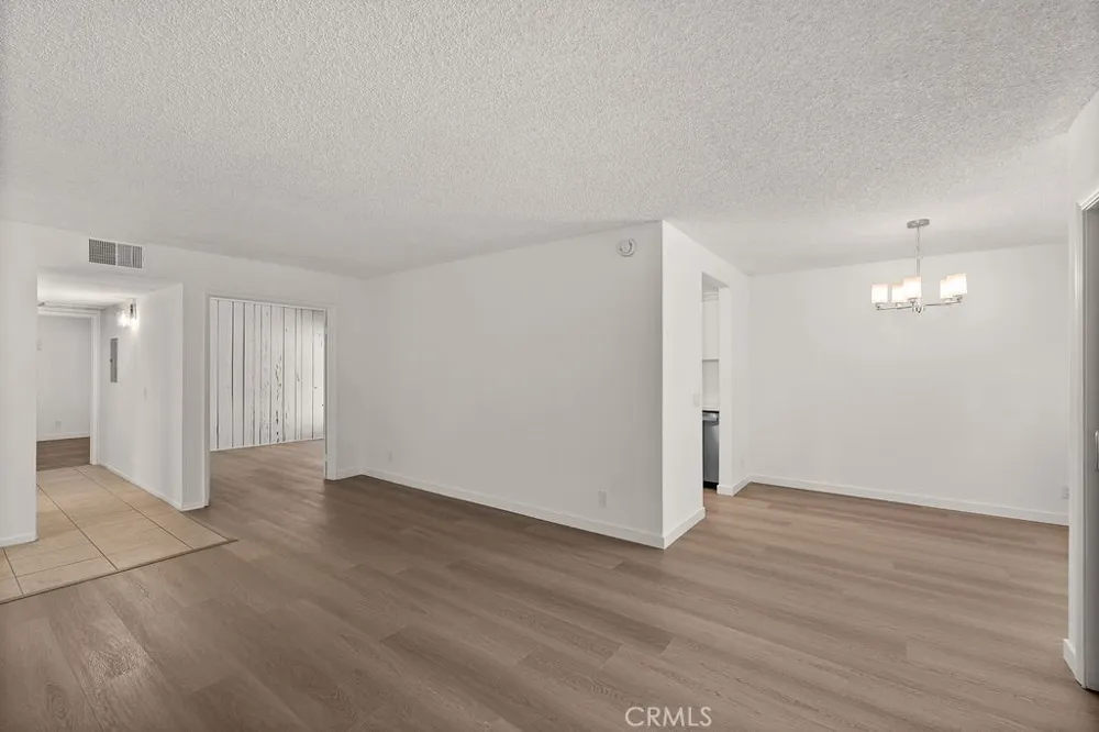 4716 Park Granada #198 Calabasas, CA 91302
