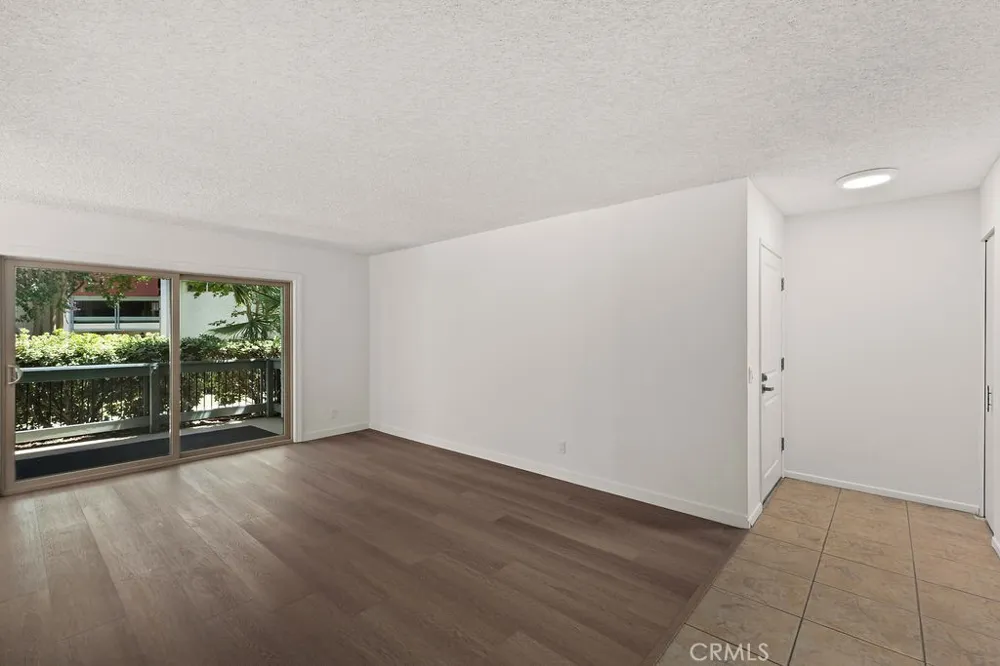 4716 Park Granada #198 Calabasas, CA 91302