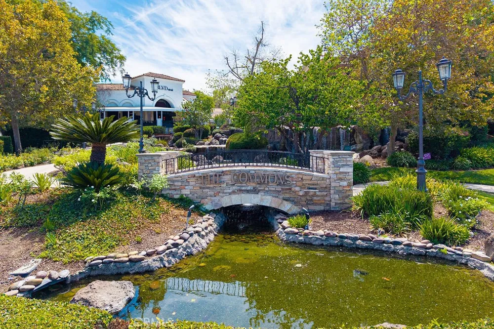 4716 Park Granada #198 Calabasas, CA 91302