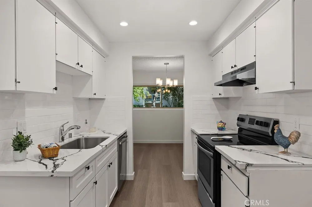4716 Park Granada #198 Calabasas, CA 91302