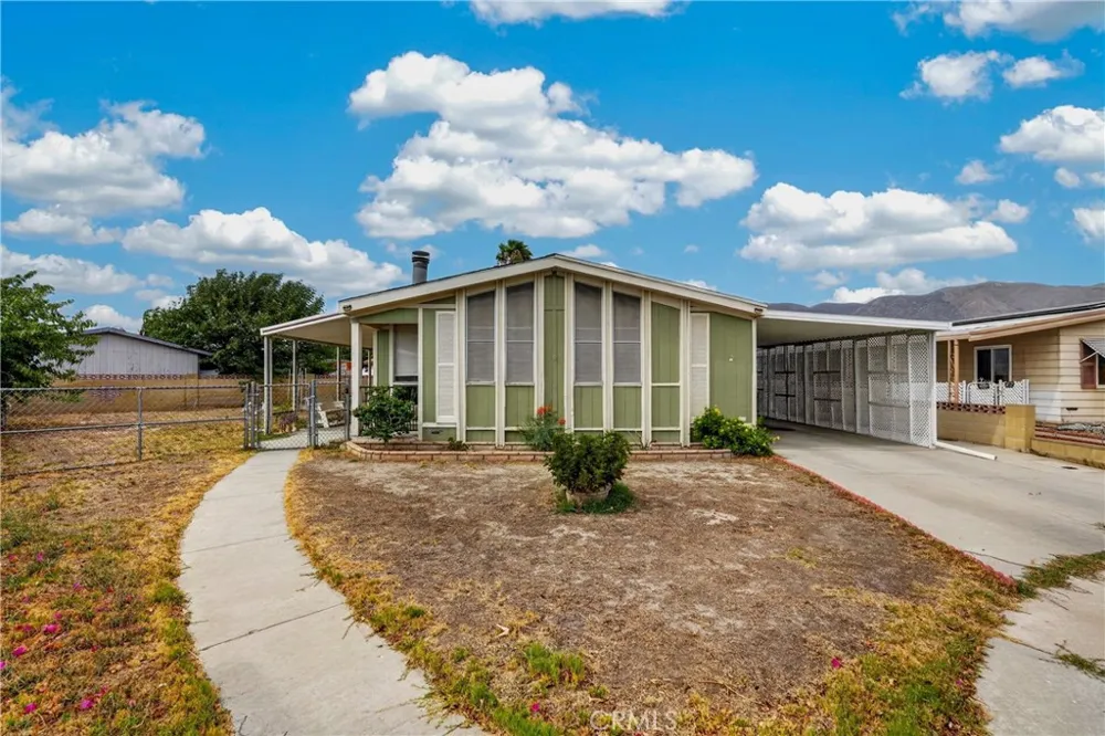 209 Flora vista Street San Jacinto, CA 92582