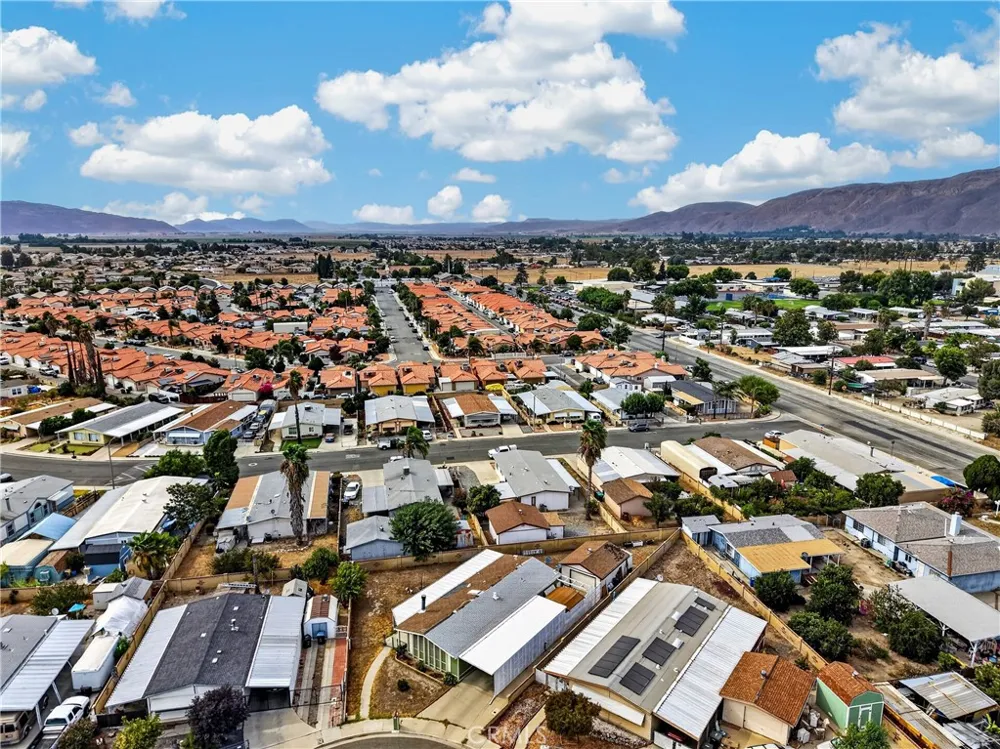 209 Flora vista Street San Jacinto, CA 92582