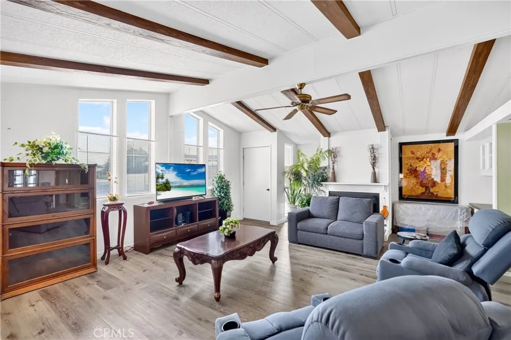 209 Flora vista Street San Jacinto, CA 92582