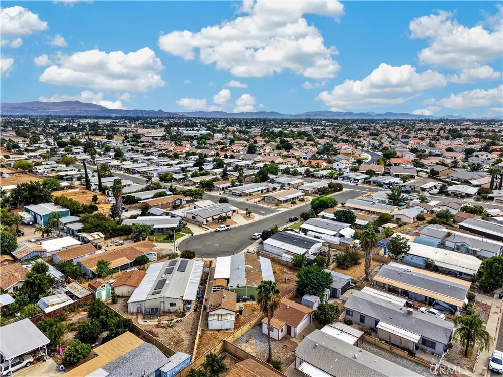 209 Flora vista Street San Jacinto, CA 92582