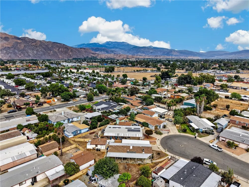 209 Flora vista Street San Jacinto, CA 92582