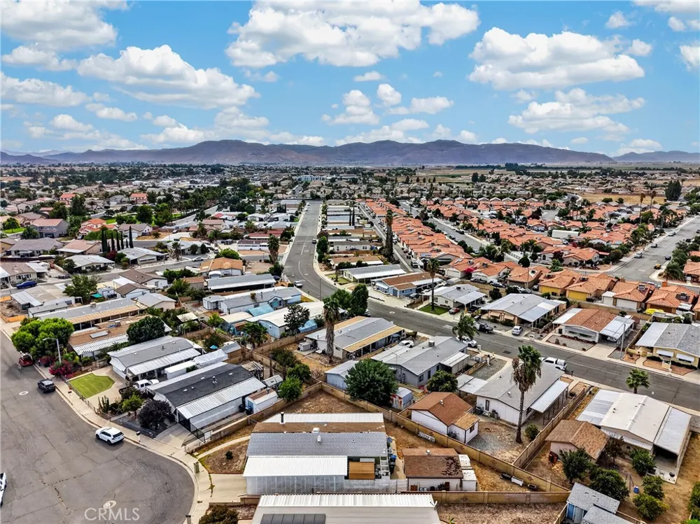 209 Flora vista Street San Jacinto, CA 92582
